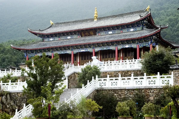 Templet i vatten stad nära lijiang — Stockfoto
