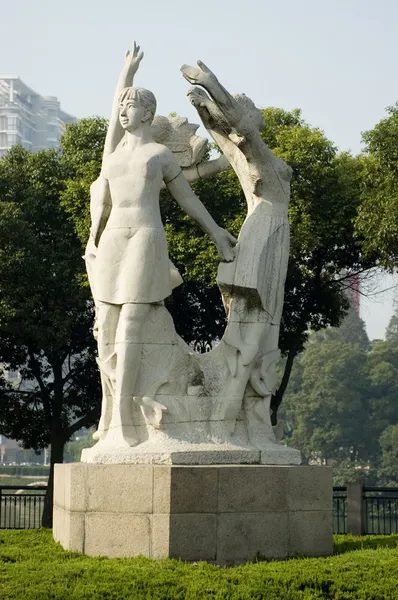 Excersising females sculpture — Stock Photo, Image