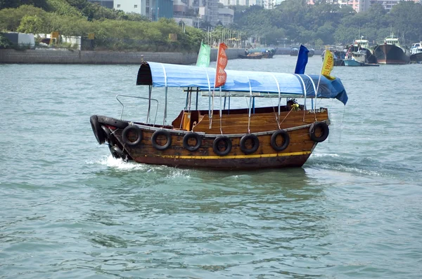 Hong Kong - altı düz nehir kayığı tekne — Stok fotoğraf