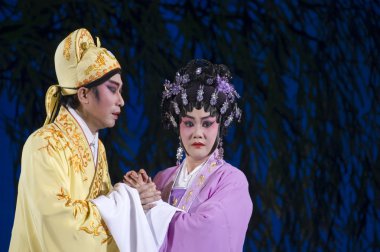 Çin opera - endişeli evlilik çift