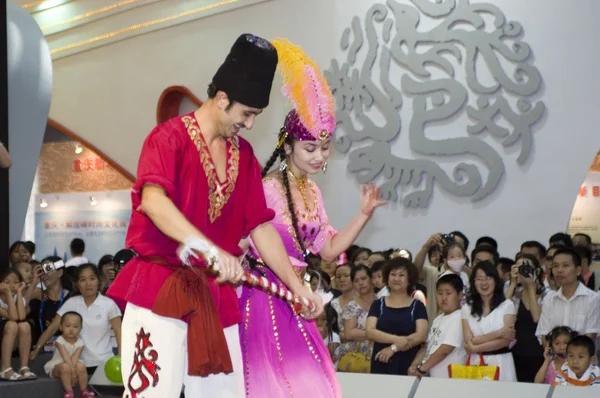 Feira Cultural da China em Shenzhen - XinJiang dançarina — Fotografia de Stock