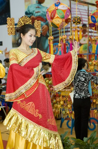 Китайская культурная ярмарка - девушки продвигают провинцию Гуанси — стоковое фото