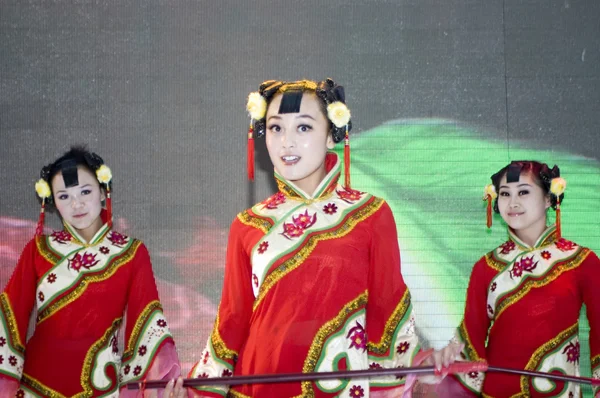Китайська культура - танцюристи з Shanxi — стокове фото