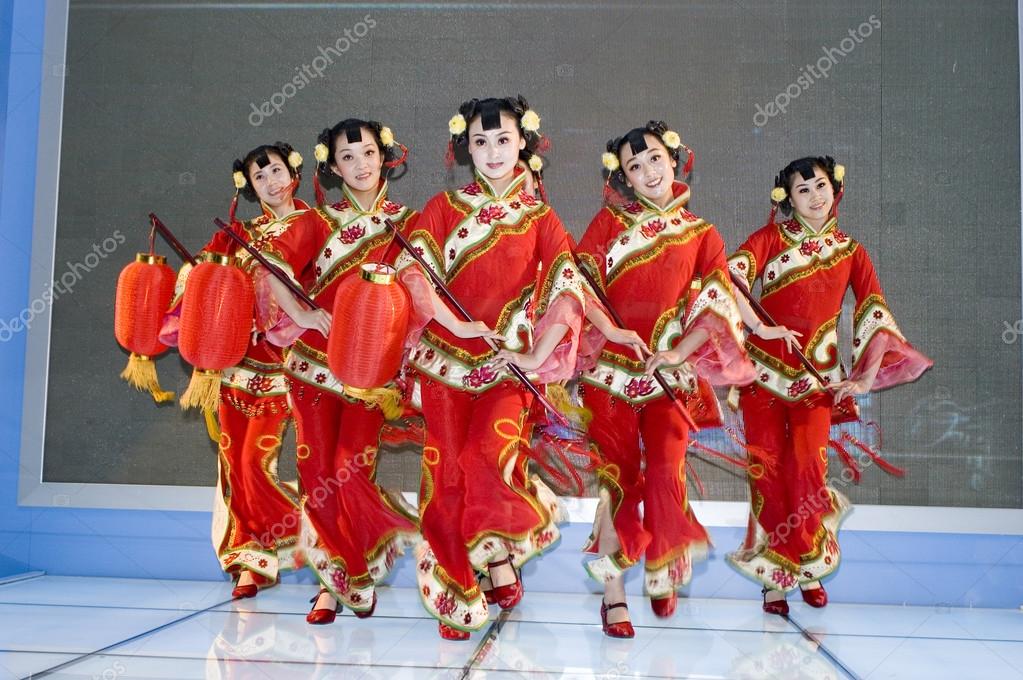 chinese cultuur - dansers uit shanxi – redactionele stockfoto