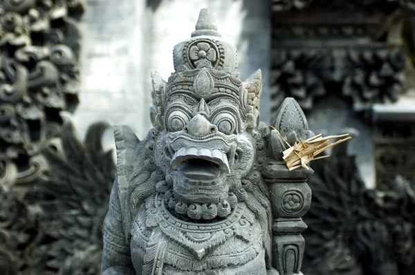 Religiöse skulptur - bali island, indonesien — Stockfoto