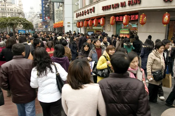 Shanghai - centro de la ciudad lleno de gente — Foto de Stock