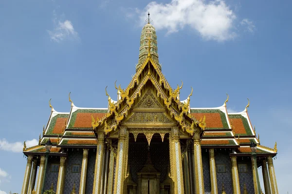 Emerald buddha-templet i bangkok — Stockfoto