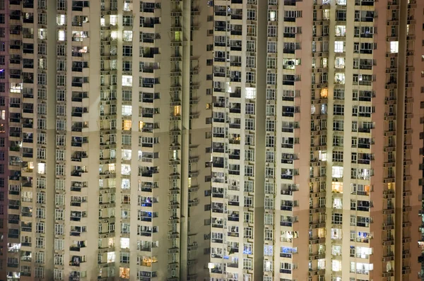 Residentiële gebouwen door de nacht — Stockfoto