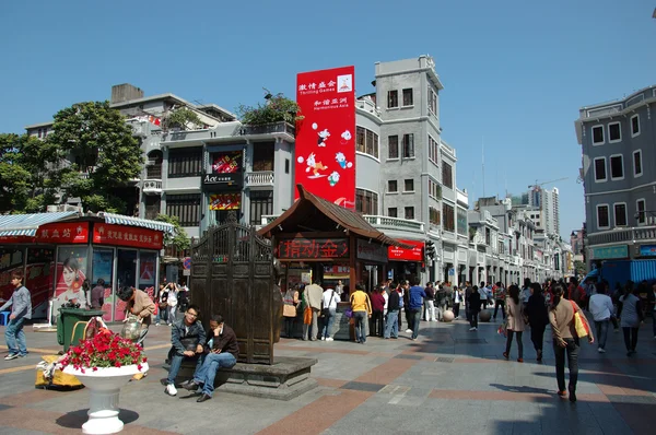 Город Гуанчжоу - торговая улица — стоковое фото