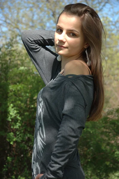 Mujer - retrato en el parque — Foto de Stock