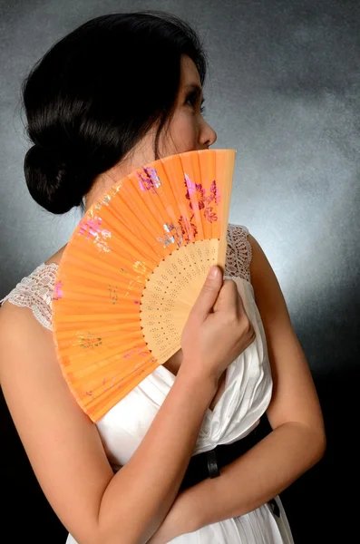 Chinese lady with fan — Stock Photo, Image