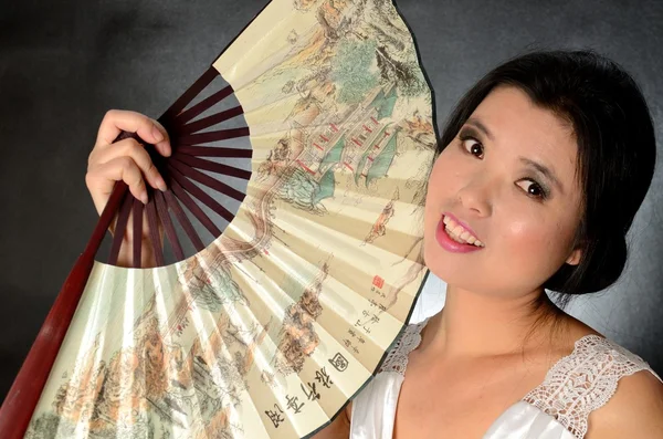 Chinese lady with fan — Stock Photo, Image