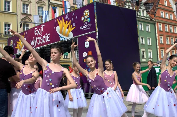 Ballet dancers at Euro 2012 fanzone — Stock Photo, Image