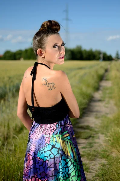 Menina polonesa andando — Fotografia de Stock