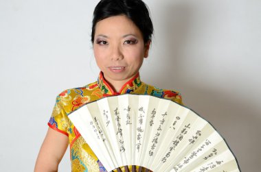 Çinli Bayan fan ile