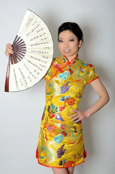 Chinese dame met ventilator — Stockfoto