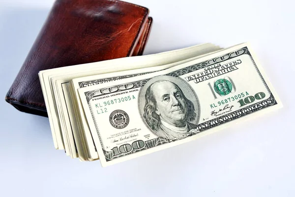 Illustrativ Bild Pengar Och Brun Plånbok Kontanter Amerikanska Dollar Sedlar — Stockfoto