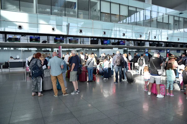 Breslau Polen Juni 2022 Beginn Der Ferienzeit Flughafen Breslau — Stockfoto