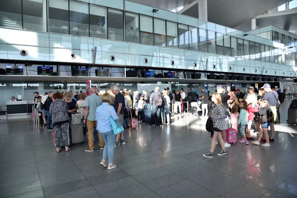 Breslau Polen Juni 2022 Beginn Der Ferienzeit Flughafen Breslau — Stockfoto
