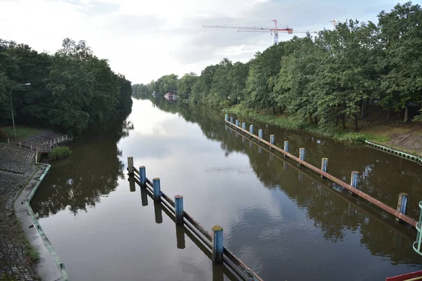 Odra Rivier Wroclaw Polen Weir Bij Rivier Waterstand Aan Passen — Stockfoto