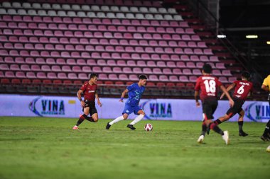 Nonthaburi-thailand-12SEP2021-SONGCHAI THONGCHAM # 50 YIL SONGCHAM 2021 yılındaki muangthong maçında Thunderdome Stadyumu, Tayland 'daki Chonburi Fc maçında
