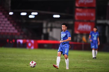 Thathaburi-thailand-12SEP2021: WorACHIT KANITSRIBUMPHEN # 8, thunderdome Stadyumu, Tayland 'daki Chonburi Fc' e karşı muangthong mücadelesi sırasında