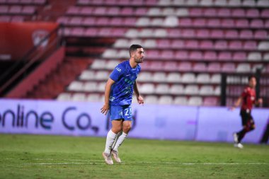 thaburi-thailand-12SEP2021-GIDI CHI KANUK # 26 Muangthong ile Chonburi Fc arasında Thaildome Stadyumu, Tayland