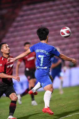 Nonthaburi-thailand-12SEP2021-YOO # 7 BYUNGSOO # 2021 Muangthong ile Chonburi Fc arasında Thailand, Tayland 'daki stadyumda savaşıyor.