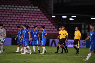 Thathaburi-Tayland-12SEP2021 Chonburi FC oyuncusu 2021 yılındaki muangthong maçında Thunderdome Stadyumu, Tayland 'daki Chonburi Fc' e karşı.