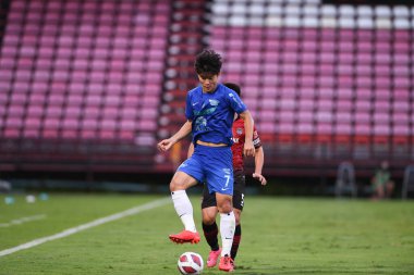 Nonthaburi-thailand-12SEP2021-YOO # 7 BYUNGSOO # 2021 Muangthong ile Chonburi Fc arasında Thailand, Tayland 'daki stadyumda savaşıyor.