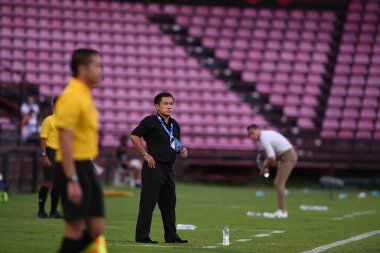 Nonthaburi-thailand-12SEP2021 POPPRASERT Chonburi FC 'nin koçu 2021 yılındaki muangthong maçında Thunderdome Stadyumu, Tayland' daki Chonburi Fc 'e karşı.