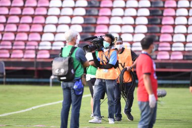 Thathaburi-thailand-12SEP2021-Ekibi, 2021 yılındaki muangthong maçında Thunderdome Stadyumu, Tayland 'daki Chonburi Fc' e karşı maç yaptı.