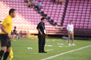 Nonthaburi-thailand-12SEP2021 POPPRASERT Chonburi FC 'nin koçu 2021 yılındaki muangthong maçında Thunderdome Stadyumu, Tayland' daki Chonburi Fc 'e karşı.