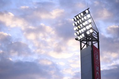 Thathaburi-thailand-12SEP2021-spot paneli 2021 yılındaki muangthong maçında Thunderdome Stadyumu, Tayland 'daki Chonburi Fc' e karşı