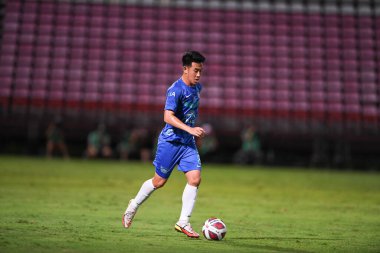 Thathaburi-thailand-12SEP2021: WorACHIT KANITSRIBUMPHEN # 8, thunderdome Stadyumu, Tayland 'daki Chonburi Fc' e karşı muangthong mücadelesi sırasında