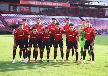 Thathaburi-Tayland-12SEP2021-Muangthong oyuncusu 2021 yılındaki muangthong maçında Thunderdome Stadyumu, Tayland 'daki Chonburi Fc' e karşı