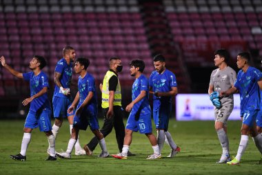Thathaburi-Tayland-12SEP2021 Chonburi FC oyuncusu 2021 yılındaki muangthong maçında Thunderdome Stadyumu, Tayland 'daki Chonburi Fc' e karşı.