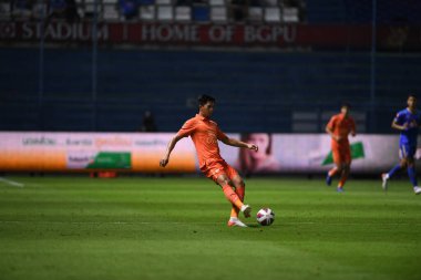 Thanyaburi-Pathumthani-6NOV2021: Pansa hemviboon # 3 defin oyuncusu bgpu ile Tayland 'daki Leo Stadyumu' nda defnedilmeye karşı bgpu arasındaki çatışmada birleşti.