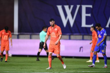 Thanyaburi-Pathumthani-6NOV2021: Sulaka 22 numaralı defin oyuncusu bgpu ile Tayland 'daki Leo Stadyumu' nda defnedilmeye karşı bgpu arasındaki çatışmada birleşti.