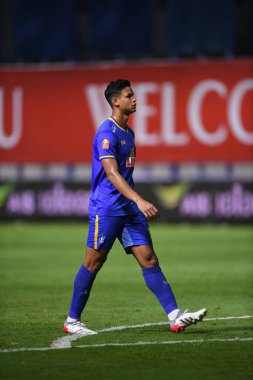 Thanyaburi-Pathumthani-6NOV2021: Irfan fandi # 17 bg pathum oyuncusu bgpu-2021 arasındaki maçta Leo Stadyumu, Tayland 'da defnedilmeye karşı.