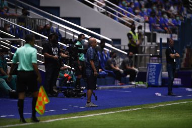 Thanyaburi-Pathumthani-6NOV2021: Alexandre gama defin koçu bgpu ile Tayland 'daki Leo Stadyumu' nda defnedilmeye karşı bgpu 2021 arasındaki çatışmada birleşti.