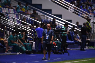 Thanyaburi-Pathumthani-6NOV2021: Alexandre gama defin koçu bgpu ile Tayland 'daki Leo Stadyumu' nda defnedilmeye karşı bgpu 2021 arasındaki çatışmada birleşti.