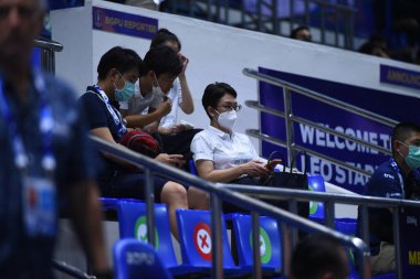 Thanyaburi-Pathumthani-6NOV2021: Karuna chidchob Buriram Başkan Yardımcısı bgpu ile Tayland 'daki Leo Stadyumu' nda defnedilmeye karşı bgpu 2021 arasındaki çatışmada birleşti.