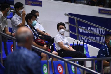 Thanyaburi-Pathumthani-6NOV2021: Karuna chidchob Buriram Başkan Yardımcısı bgpu ile Tayland 'daki Leo Stadyumu' nda defnedilmeye karşı bgpu 2021 arasındaki çatışmada birleşti.