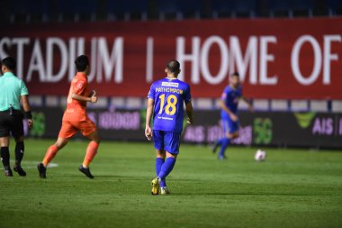 Thanyaburi-Pathumthani-6NOV2021: Patompol charoenrattanapirom # 18 bg pathum oyuncusunun bgpu ile Tayland 'daki Leo Stadyumu' nda Buriram karşı karşıya geldiği 2021 yılındaki çarpışma sırasında