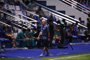 Thanyaburi-Pathumthani-6NOV2021: Alexandre gama defin koçu bgpu ile Tayland 'daki Leo Stadyumu' nda defnedilmeye karşı bgpu 2021 arasındaki çatışmada birleşti.