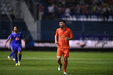 Thanyaburi-Pathumthani-6NOV2021: Sulaka 22 numaralı defin oyuncusu bgpu ile Tayland 'daki Leo Stadyumu' nda defnedilmeye karşı bgpu arasındaki çatışmada birleşti.