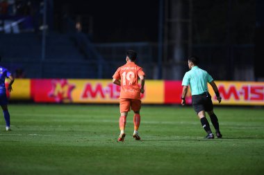 Thanyaburi-Pathumthani-6NOV2021: Supachok sarachat # 19 Gömme sanatçısı bgpu ile Tayland 'daki Leo Stadyumu' nda defnedilmeye karşı bgpu arasında 2021 yılındaki çarpışmada birleşti.