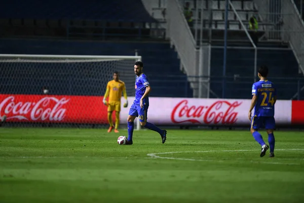 Thanyaburi-Pathumthani-6NOV2021: Andres tunez # 30 bg pathum çalgıcısı bgpu-2021 arasında Tayland 'daki Leo Stadyumu' nda defnedilmeye karşı