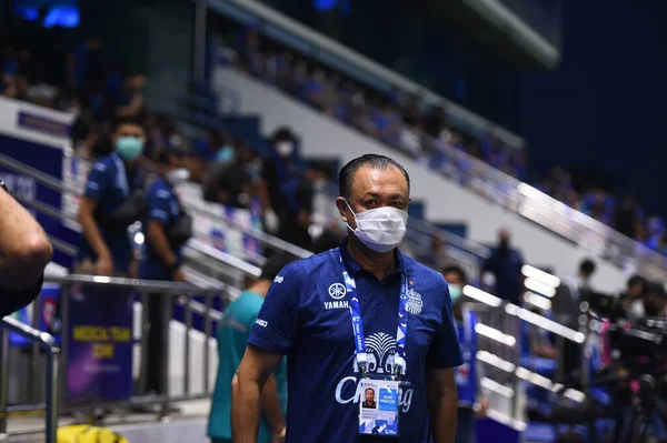 Thanyaburi-Pathumthani-6NOV2021: Newin chidchob Buriram 'ın başkanı bgpu ile Tayland' daki Leo Stadyumu 'nda defnedilmeye karşı bgpu arasında 2021 yılındaki çatışmada birleşti.